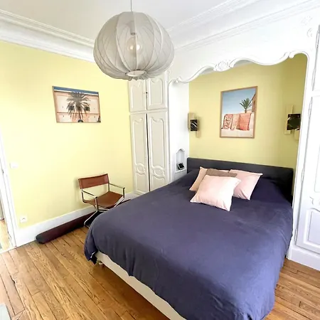 Daire Le Marais & Large Big Spacious Charming Parisian Flat