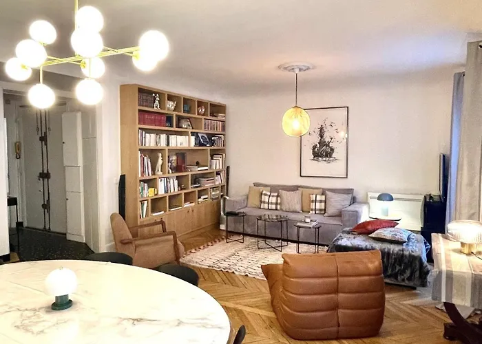 Lägenhet Le Marais & Large Big Spacious Charming Parisian Flat Paris