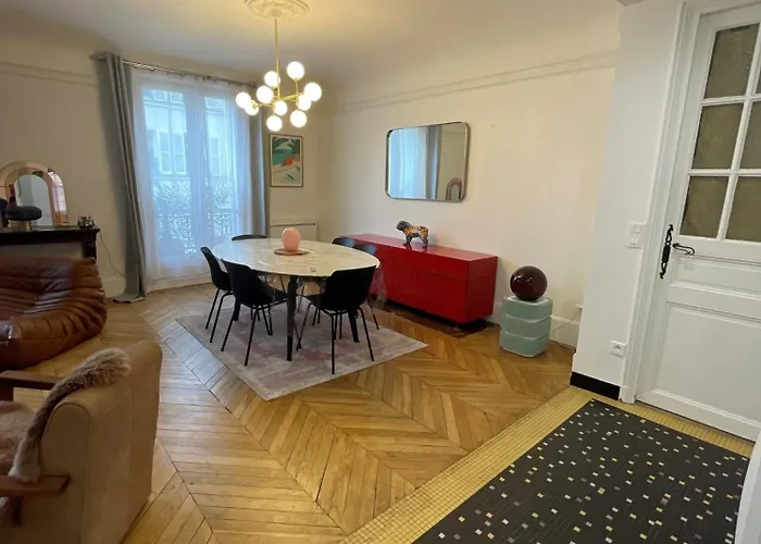 Le Marais & Large Big Spacious Charming Parisian Flat