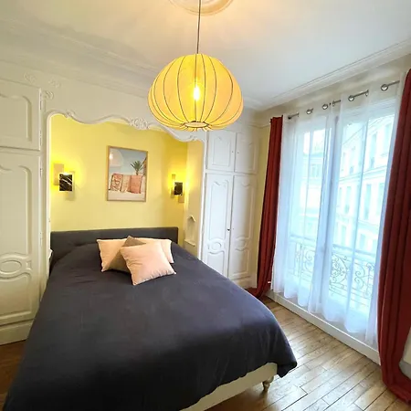 Le Marais & Large Big Spacious Charming Parisian Flat * Parijs