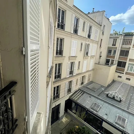 Le Marais & Large Big Spacious Charming Parisian Flat * Parijs
