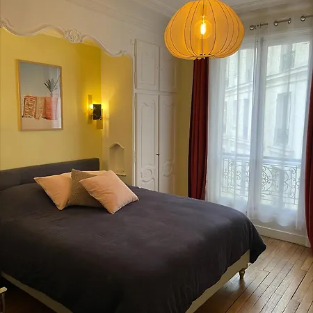 Le Marais & Large Big Spacious Charming Parisian Flat Parijs