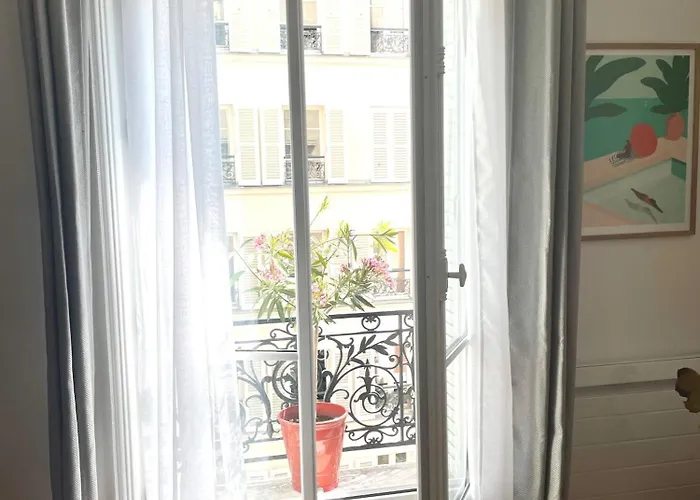 Le Marais & Large Big Spacious Charming Parisian Flat Appartement *