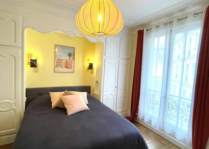 Le Marais & Large Big Spacious Charming Parisian Flat * Parijs