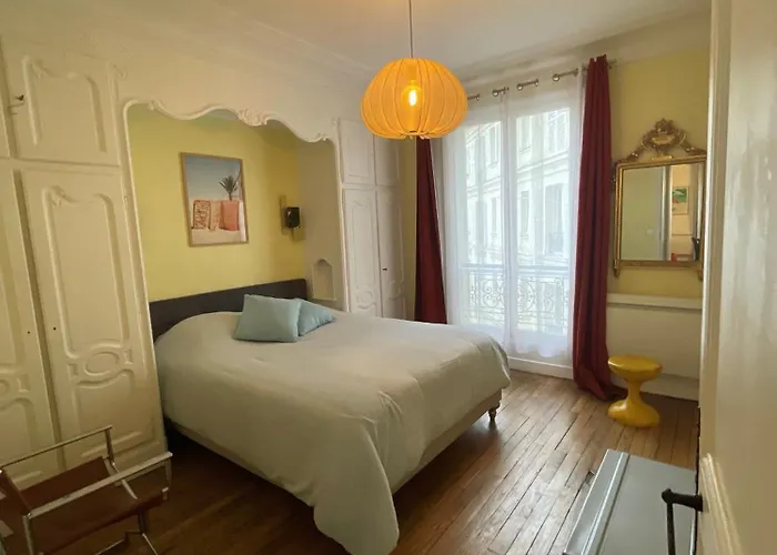 Le Marais & Large Big Spacious Charming Parisian Flat Appartement